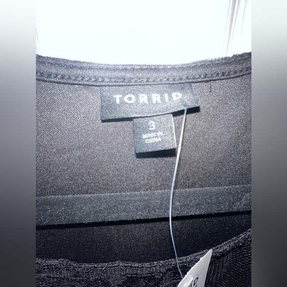Torrid black place cold shoulder top - Picture 3 of 10